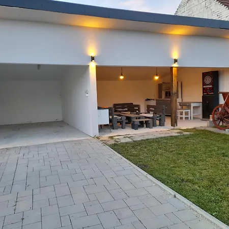 Villa Anna, Ingyenes Wifivel Es Parkolassal. *